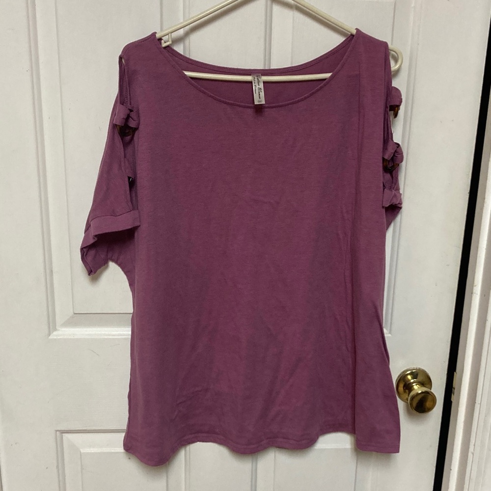 Elegant Mauve Cold Shoulder Top